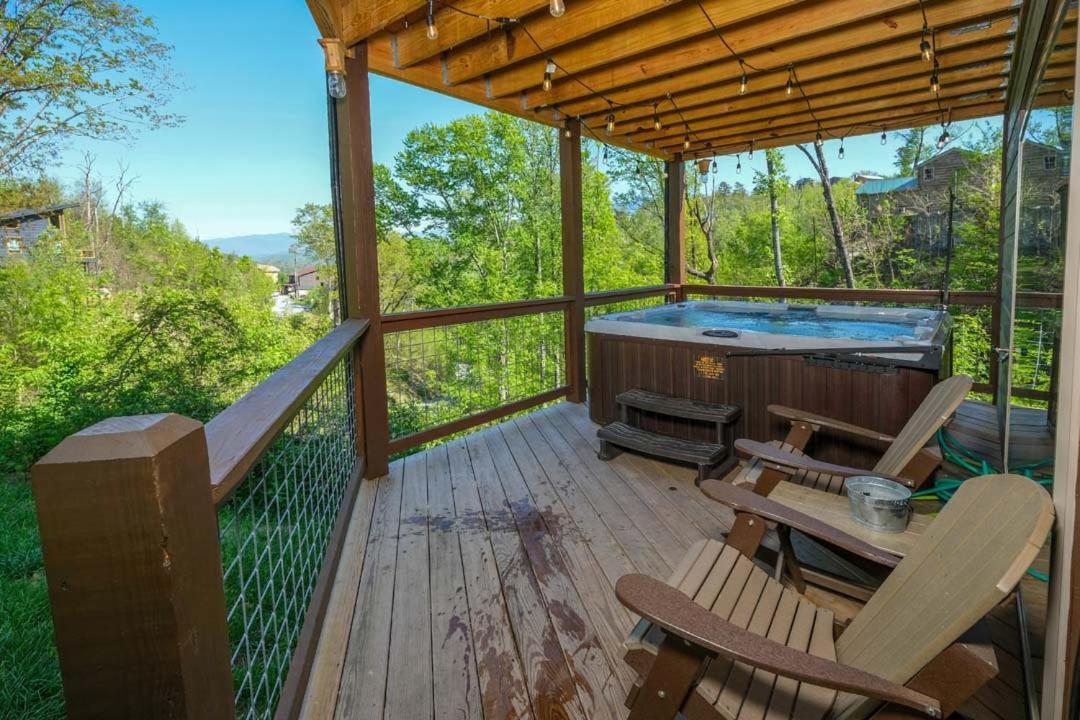 Mountain Time Villa Gatlinburg Exterior photo