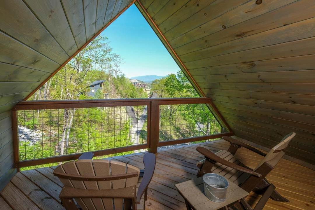 Mountain Time Villa Gatlinburg Exterior photo