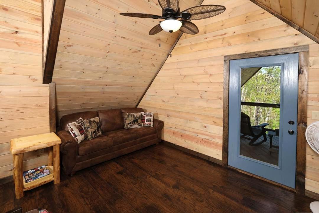 Mountain Time Villa Gatlinburg Exterior photo