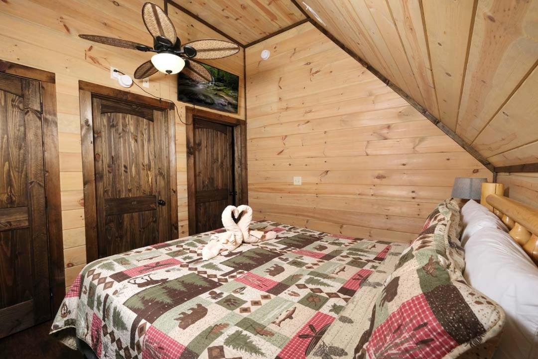 Mountain Time Villa Gatlinburg Exterior photo