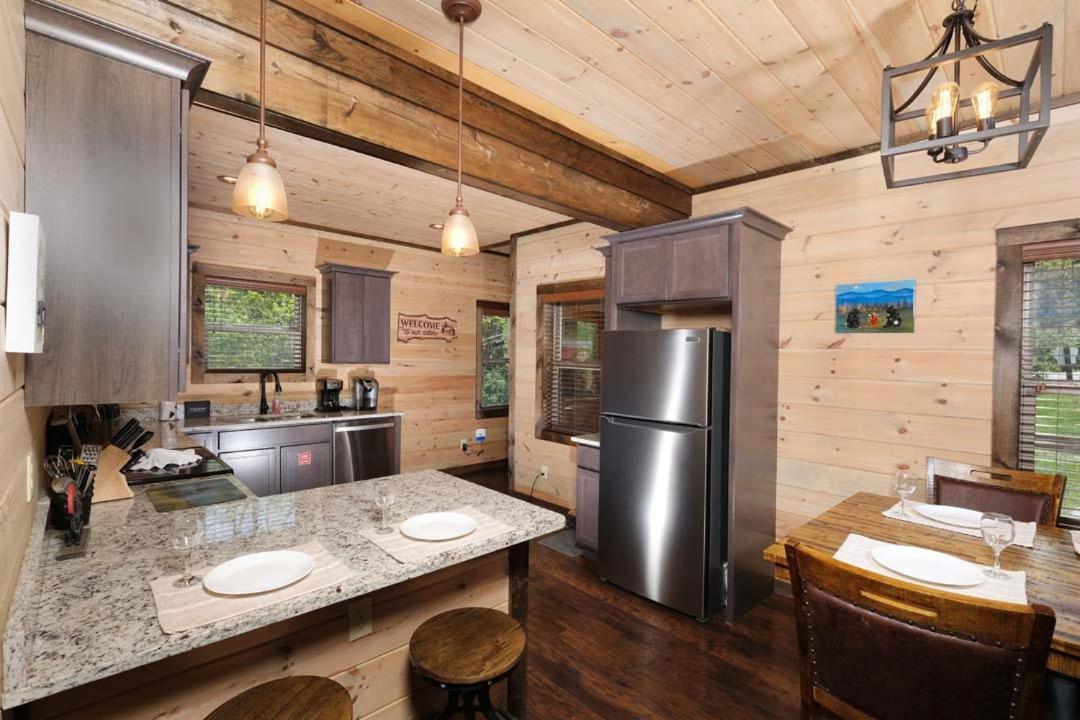 Mountain Time Villa Gatlinburg Exterior photo